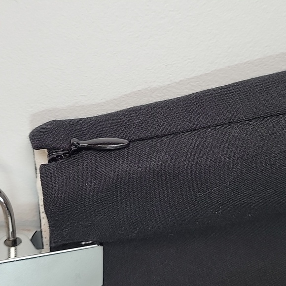 Lands' End Bi-Stretch Black ankle pants Side Zip - Picture 2 of 9